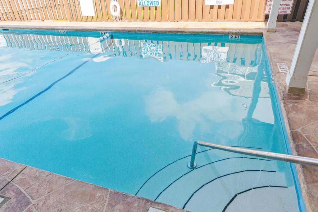 Right Across Beach Pool View Private Balcony By Zen Living Short Term Rental Миртъл Бийч Екстериор снимка